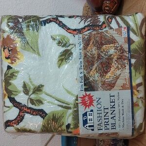 Vintage fashion print blanket loving leopards full & twin 72 inch machine wash